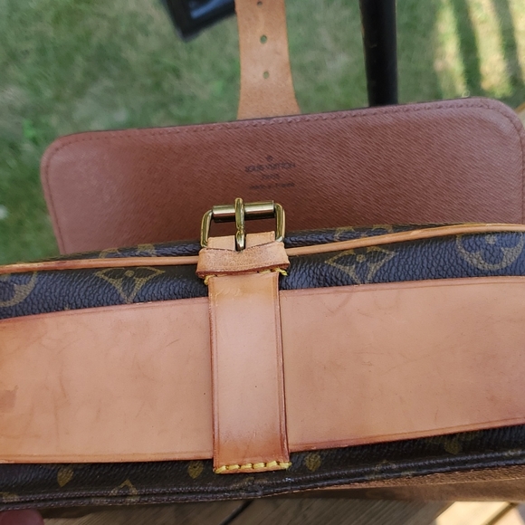 💥💥SOLD💥💥Louis Viutton CARTOUCHIERE - Picture 17 of 17